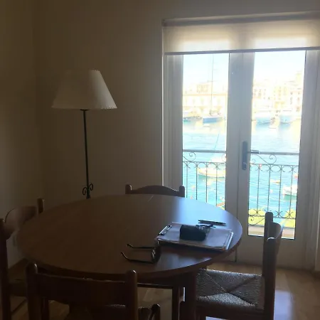 Maltese Venice Apartment Senglea